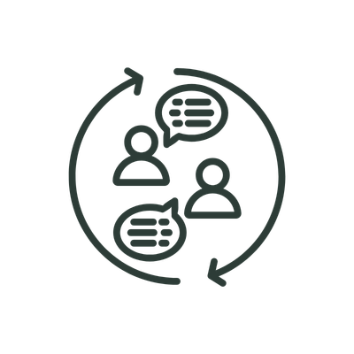 Icon of two people with speech bubbles and arrows, symbolizing communication or collaboration.